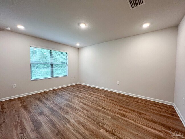 Building Photo - 6351 Burrow Ln