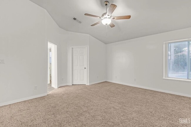 Building Photo - 14004 Las Entradas - Gorgeous NW remodeled...
