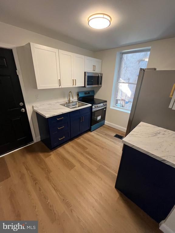 Building Photo - 904 S Cecil St