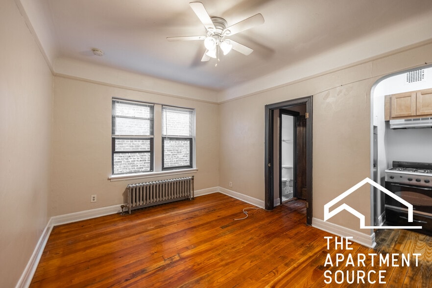 Building Photo - 968 W Cuyler Ave