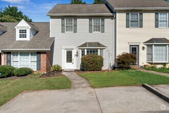 Building Photo - Beautifully Renovated Townhome (2BR/2.5BA)...