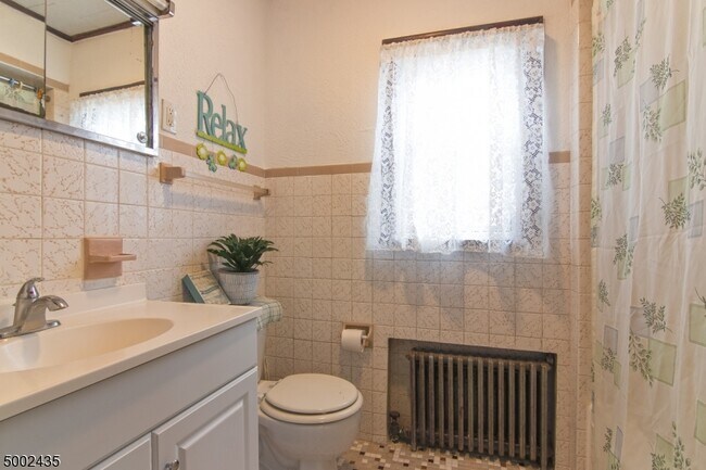 Bathroom - 90 Main St