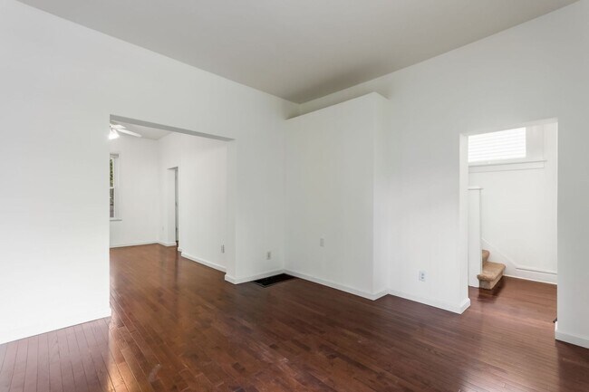 Building Photo - Perfect home in the heart of a great commu...