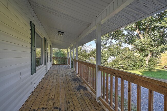 Building Photo - 875 S Pickens Bridge Rd