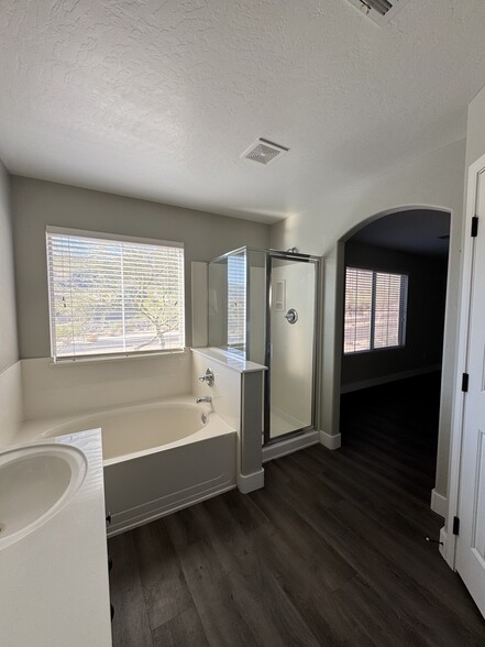 Primary Bathroom - 524 W Mountain Sage Dr