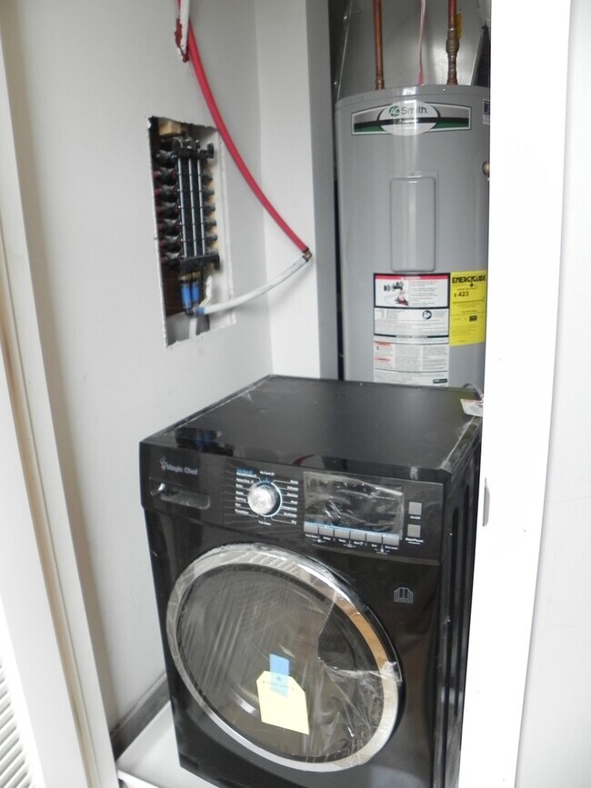 Building Photo - 813 N 41st St