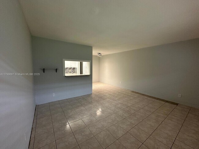 Building Photo - 2916 Funston St