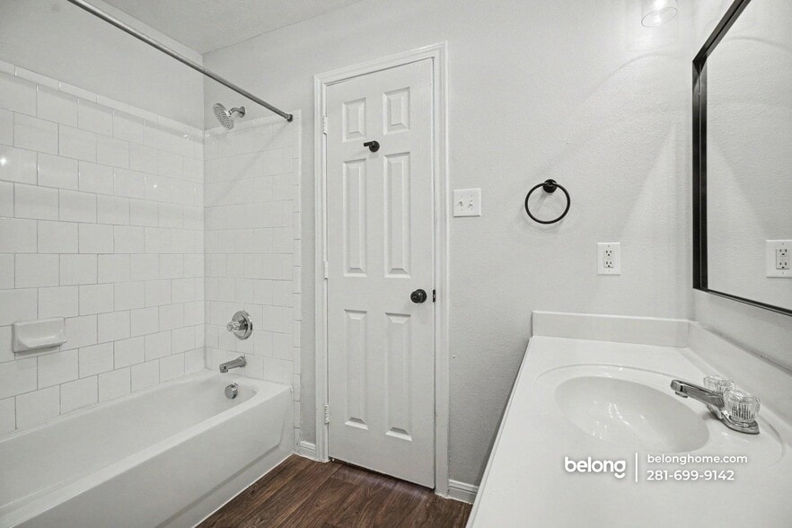 Building Photo - 5049 Hauna Ln