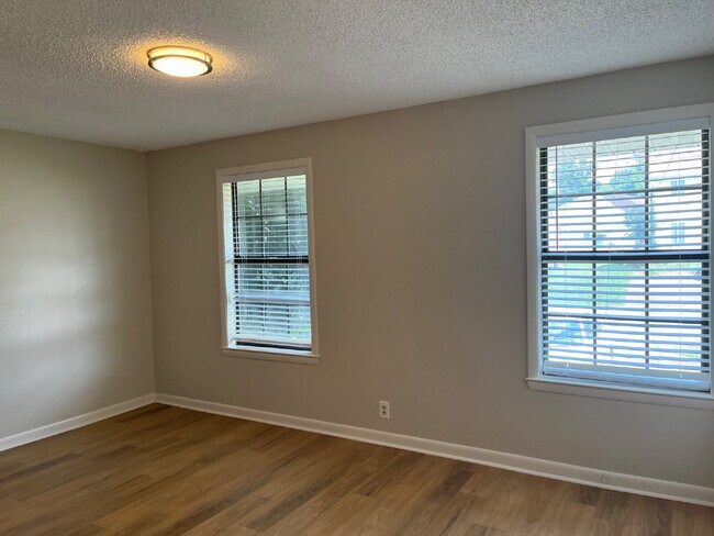 Building Photo - 1404 Bell Trace Dr