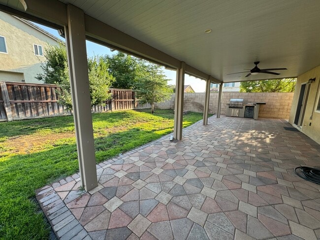 Building Photo - 2274 Purple Finch Ct