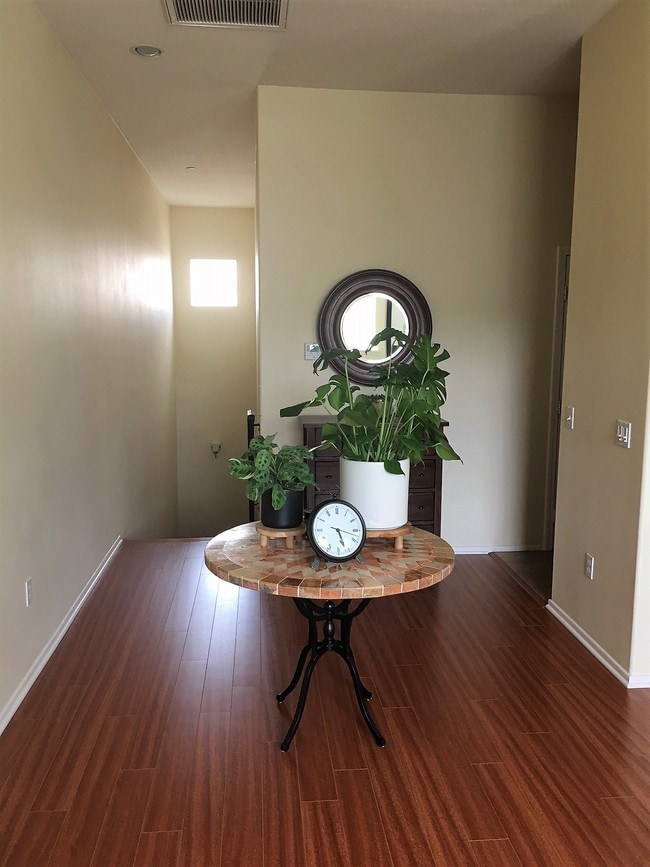 Building Photo - 5310 Colodny Dr