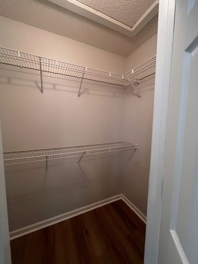 Building Photo - Conveniently located close to shopping, schools, etc.