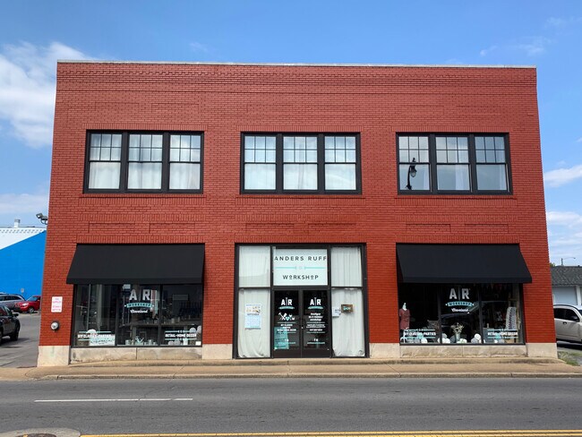 Building Photo - 125 Inman St E