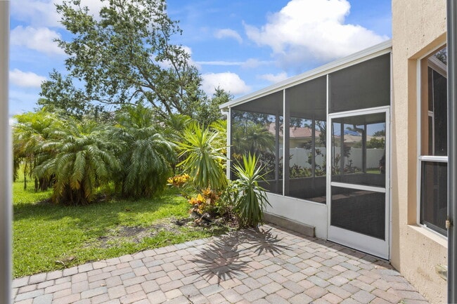 Building Photo - 5556 Spanish River Rd
