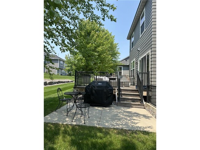 Building Photo - 4565 Zircon Ln N