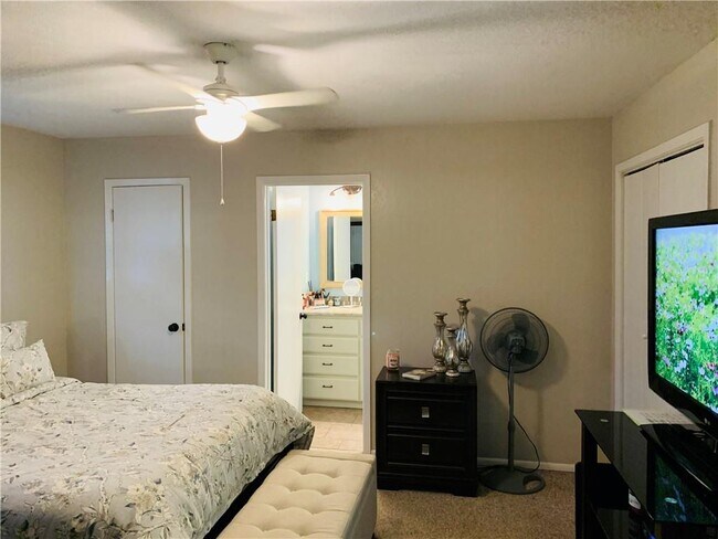 Building Photo - 5005 Goldeneye Dr