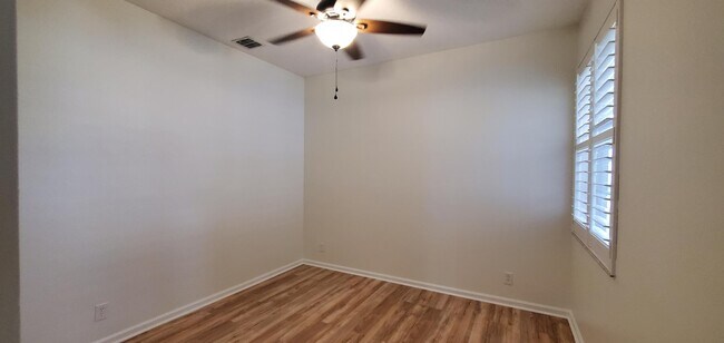 Building Photo - 122 NW Swann Mill Cir