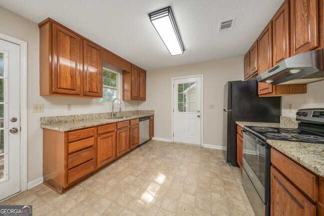 Building Photo - 536 Loblolly Ln
