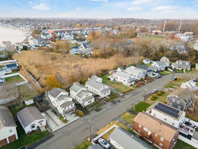 Building Photo - 46 Elaine Rd