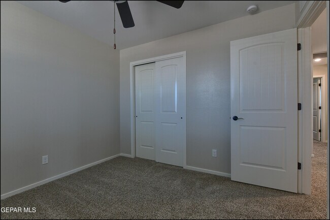 Building Photo - 516 Logwood Ave
