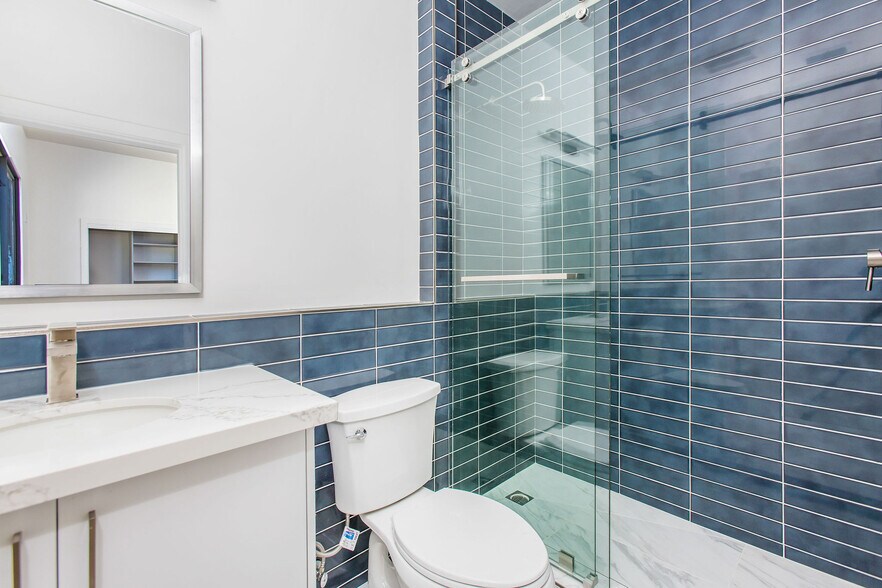 Building Photo - 2015 S Redondo Blvd