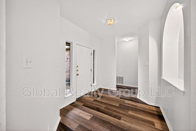 Building Photo - 229 Spice Oak Ln