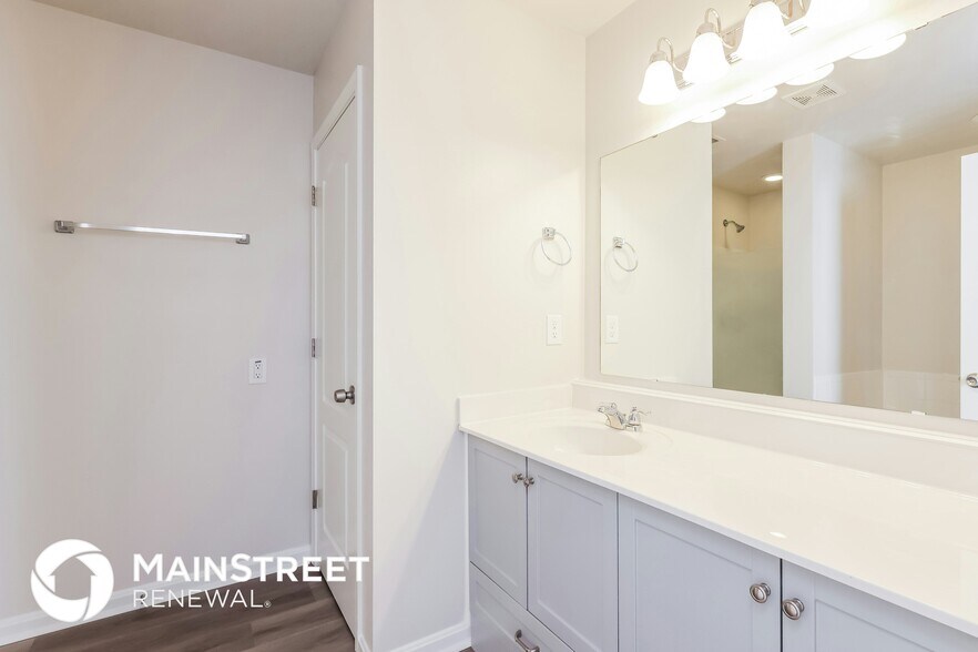 Building Photo - 6797 Brittany Oak Dr