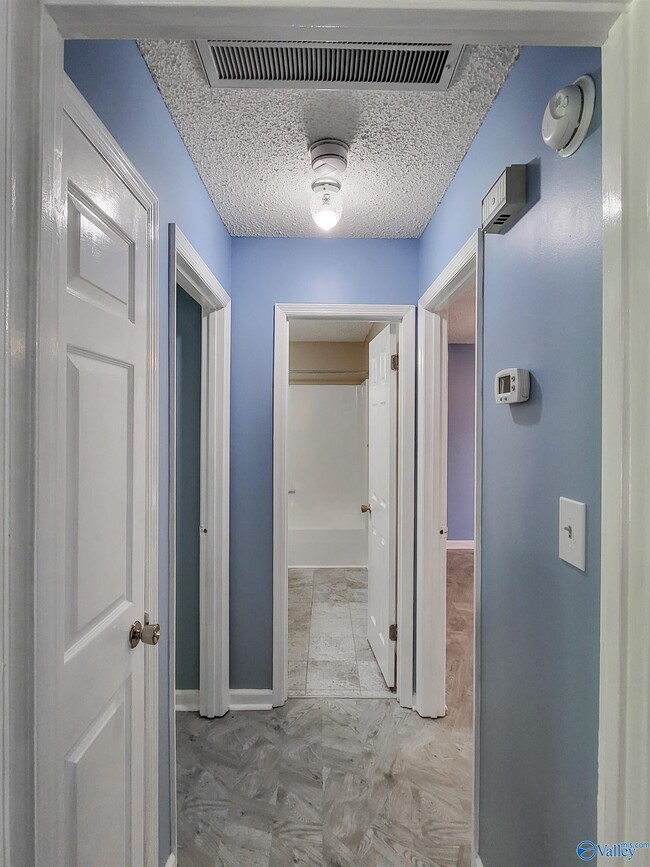 Building Photo - 308 Red Oak Rd
