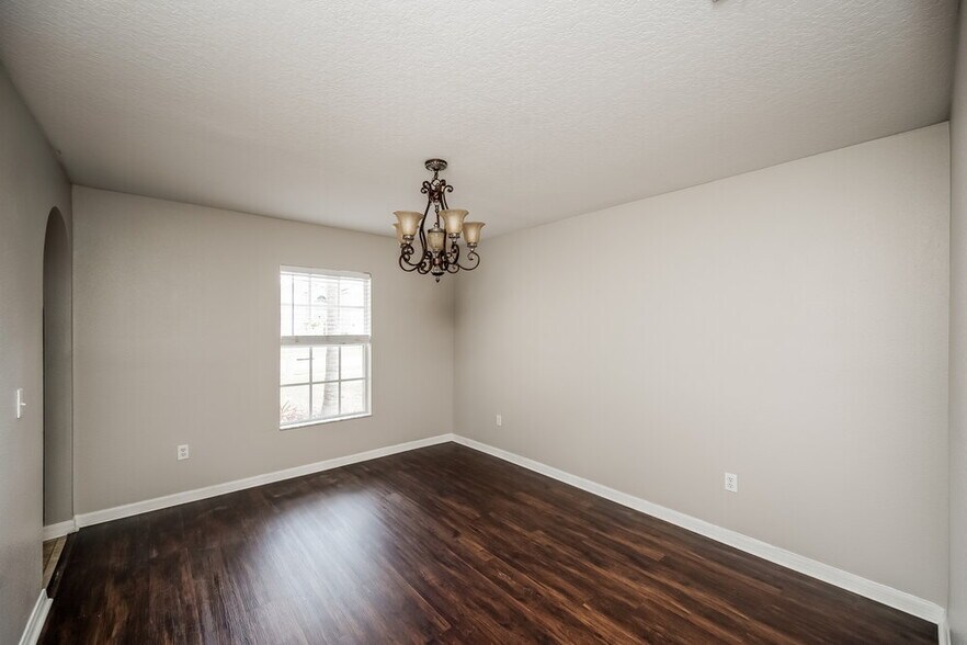 Building Photo - 17006 Torvest Ct