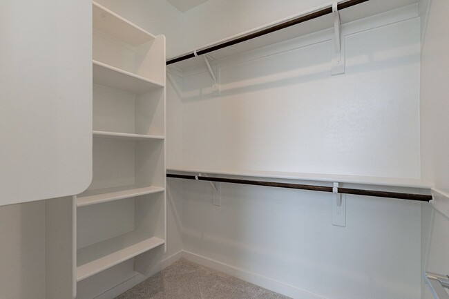 Building Photo - Unbeatable Luxury: Your Key to Elevated Li...