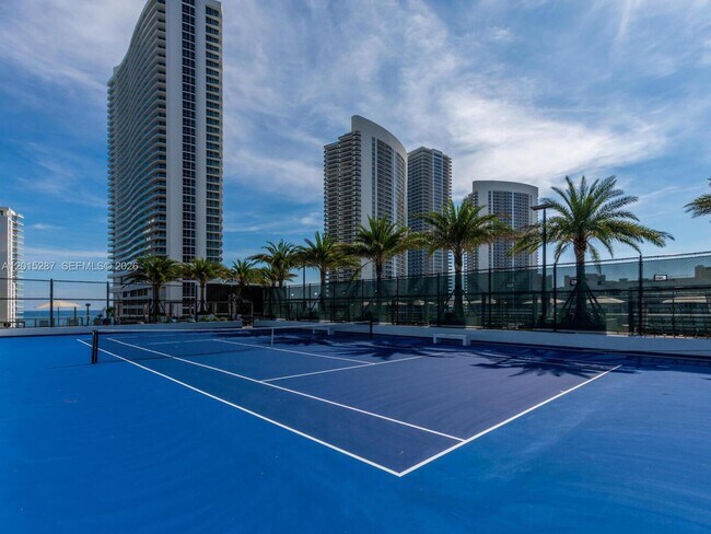 Building Photo - 4010 S Ocean Dr