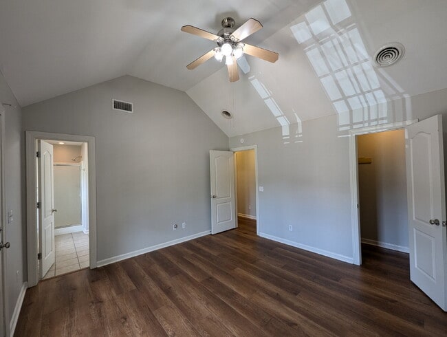 Building Photo - 117 Twin Gates Drive