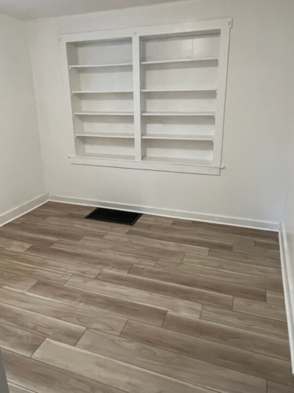 Building Photo - 225 Suncrest St