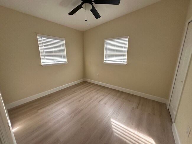 Building Photo - Beautifully renovated 3-bedroom, 2-bath home located in the heart of South Tampa