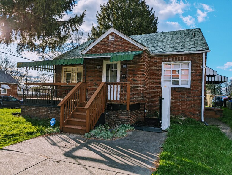 Primary Photo - 801 Lathrop St