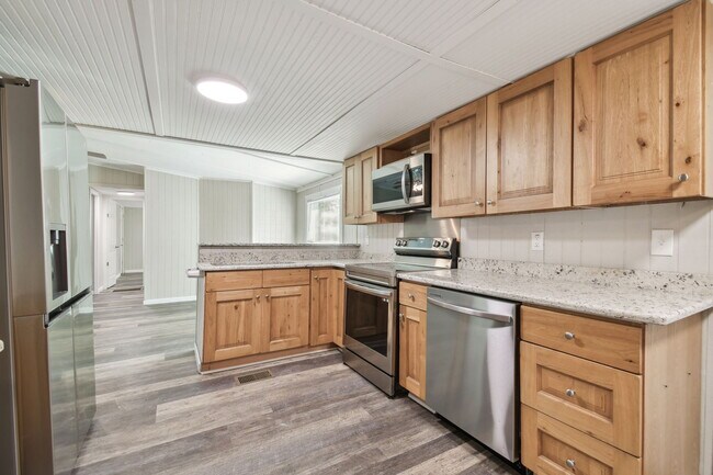 Building Photo - 39510 Sunburst Dr