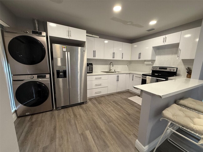 Building Photo - 20862 Vinesta Cir