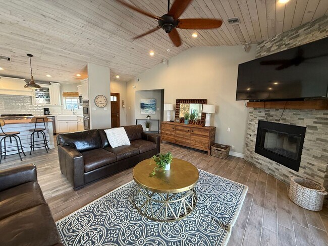 Building Photo - Beautiful Desert Ridge Pool Home available NOW! Furnished & Unfurnished Options
