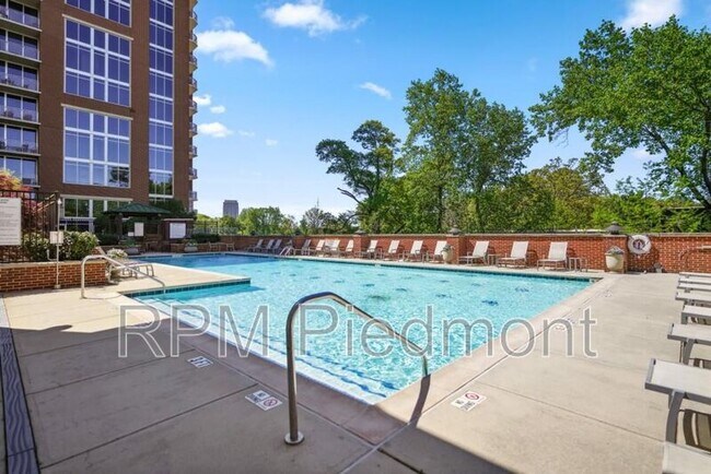 Building Photo - 1820 Peachtree Rd