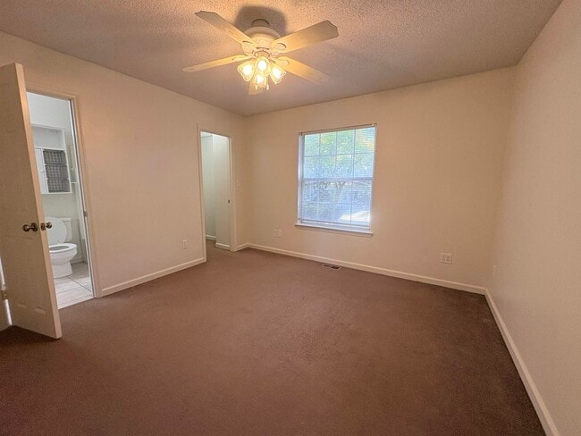 Building Photo - 2507 Golden Park Ln