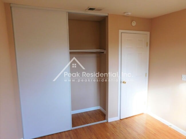 Building Photo - Updated 2bd/1ba North Highlands Duplex with Garage