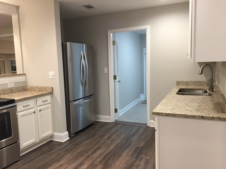 Kitchen - 204 22nd St