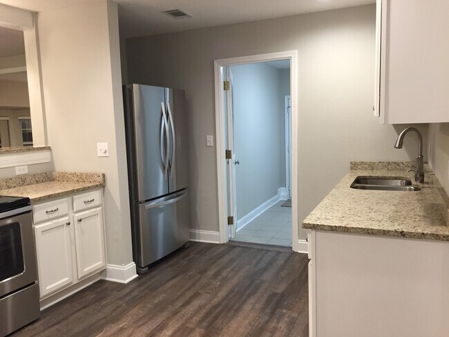 Kitchen - 204 22nd St