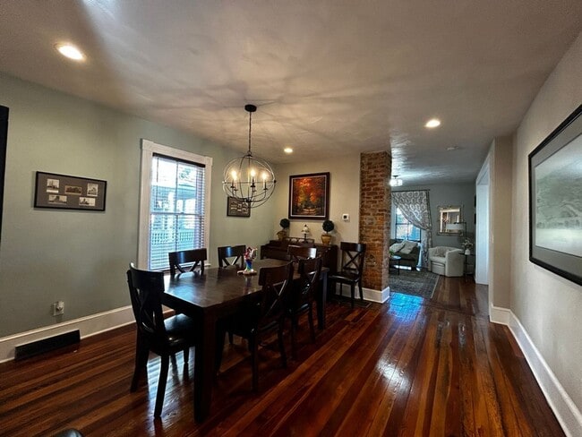 Building Photo - Cozy & Updated - 3 BR home in Old SW!