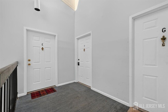 Building Photo - 94 Beverly Hl Ter