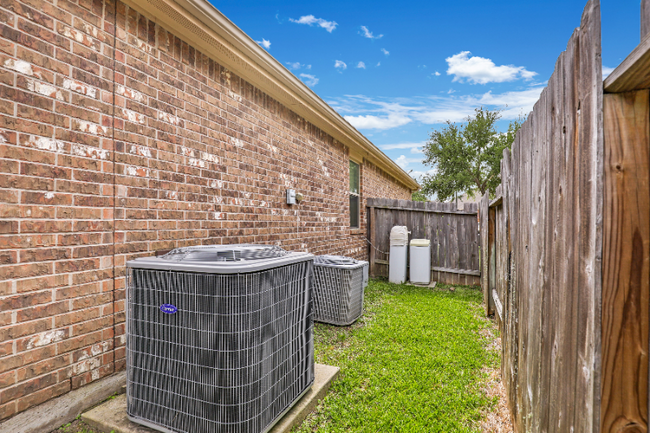 Building Photo - 17010 Colt Creek Ct