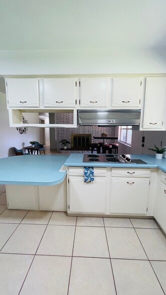 Kitchen - 2155 Alafaya Trail