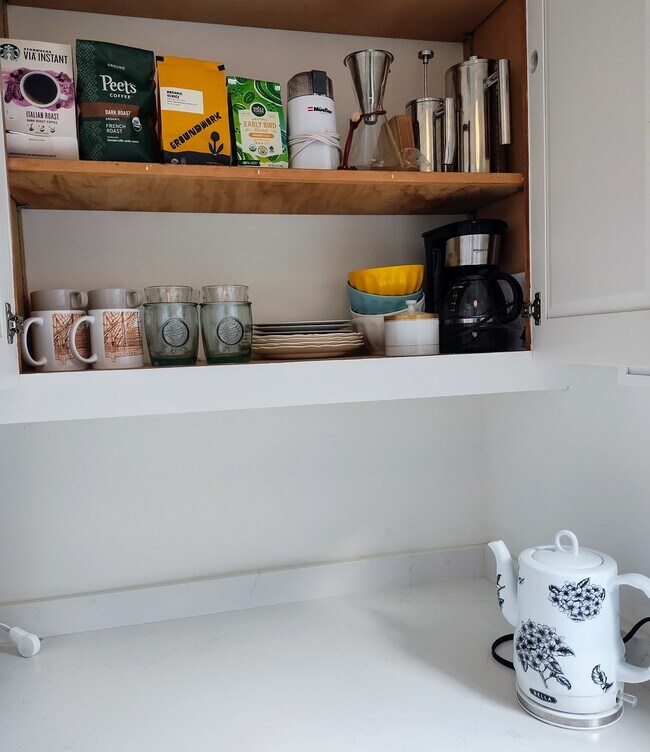 Building Photo - 411 Linnie Canal