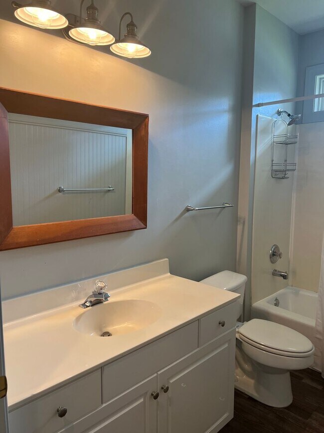 Building Photo - Charming 3BR Home in Rose Hill!