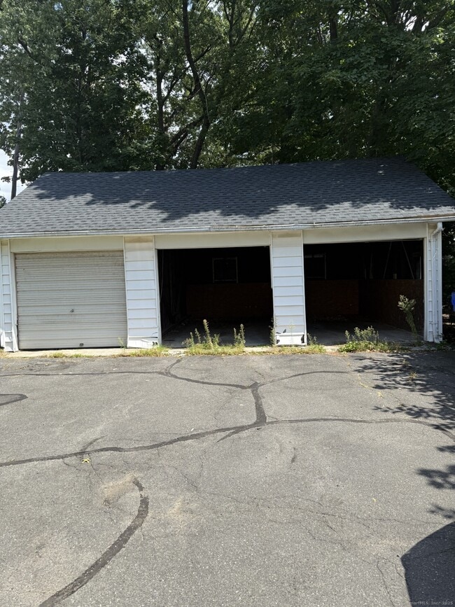 Building Photo - 36 Oakwood Ave